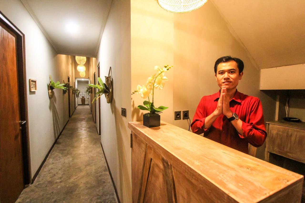 Braw Inn Canggu By Kamara Екстер'єр фото