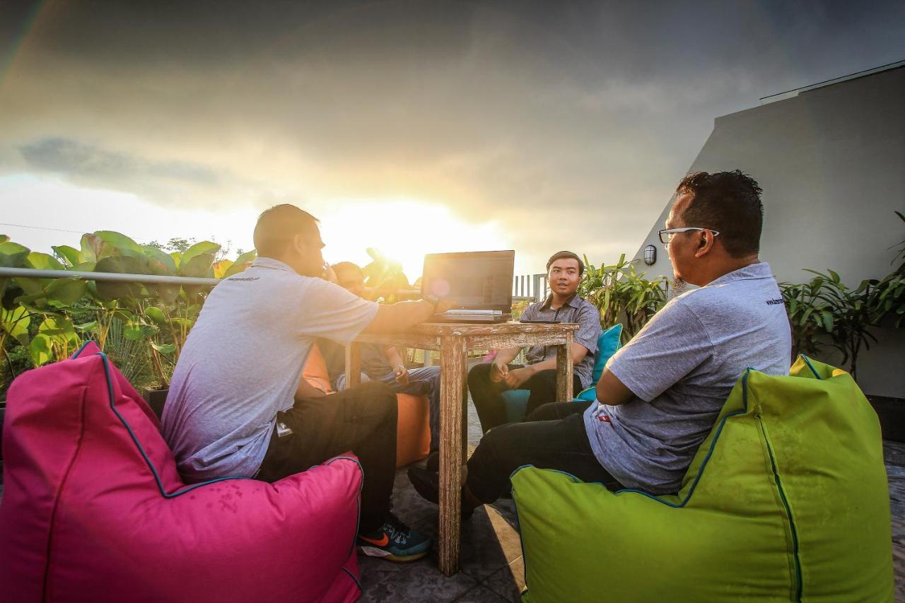 Braw Inn Canggu By Kamara Екстер'єр фото